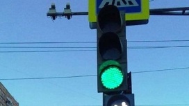 В Ижевске начали устанавливать светофоры с бело-лунной секцией