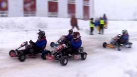 В Ненецком поселке Искателей прошли соревнования по зимнему картингу