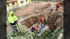 В Красноярске рабочие наводят порядок на стройплощадке после вмешательства проверяющих
