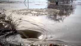 В Челябинской области талые воды подтапливают дороги, мосты и дома