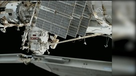 Российские космонавты впервые за пять месяцев вышли в открытый космос