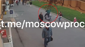 Камера сняла момент наезда самоката на малыша