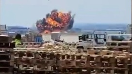 Момент крушения истребителя F-18 в Испании попал на видео