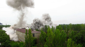 ВСУ дважды обстреляли НИИ в Донецке, целясь в спасателей и журналистов