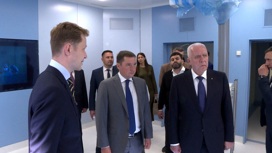 Полпред России в СЗФО Александр Гуцан побывал в новом корпусе детской областной больницы