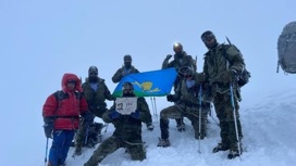 Рязанские десантники установили табличку памяти Героя России из Бурятии на Эльбрусе