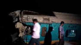 В Индии в результате крушения двух поездов погибли 70 человек
