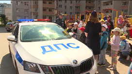Уроки безопасности в игре: сотрудники ГИБДД в Вологде учат детей правилам дорожного движения