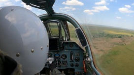 Штурмовики Су-25 уничтожили бронетехнику и полевые укрепления ВСУ