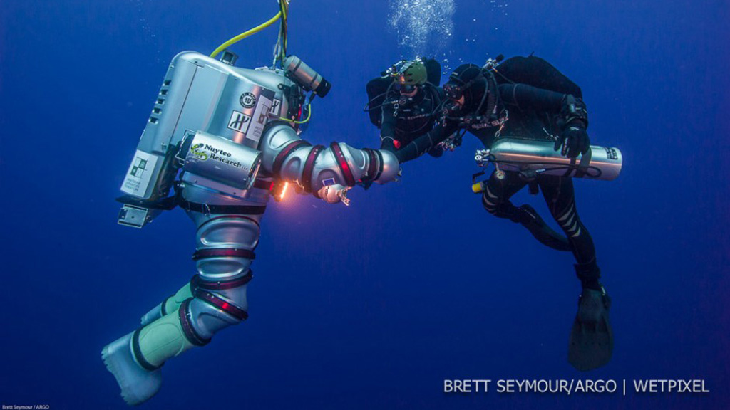 Подводные раскопки на месте крушения Антикитерского корабля. Использование Exosuit. Фото: Brett Seymour, EUA/ARGO