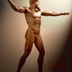 Предполагается, что высокое искусство подробного копирования человеческого тела первоначально возникло в античном мире 