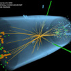 Столкновения, которые привели к образованию бозона Хиггса, и данные детекторов CMS, иллюстрирующие это важное событие.