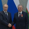 Путин наградил Мирзиеева во время встречи в Самарканде