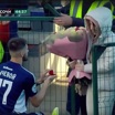 Футболист Сычевой сделал предложение девушке после забитого гола