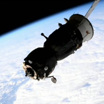 Поврежденный "Союз" отправился к Земле без космонавтов