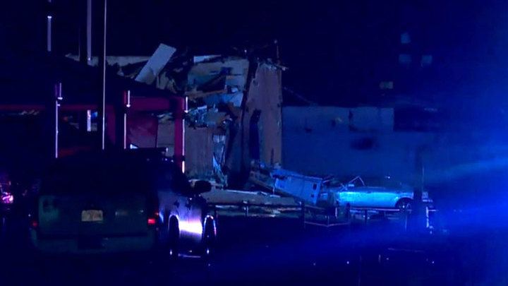 Торнадо снес мотель в Оклахоме: есть погибшие