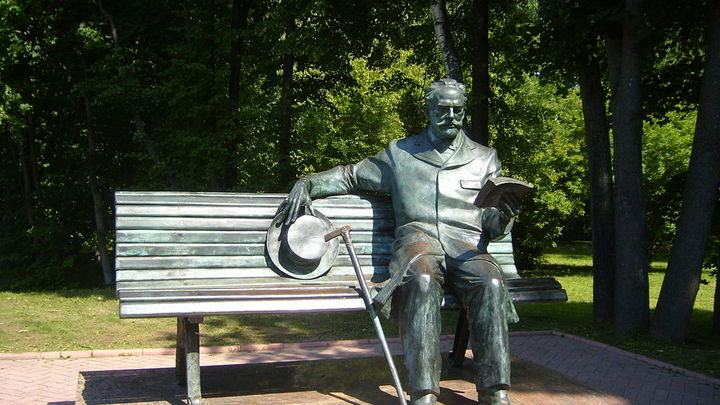 Памятник П.И. Чайковскому в его саду. Клин / SiefkinDR / CC BY-SA 3.0