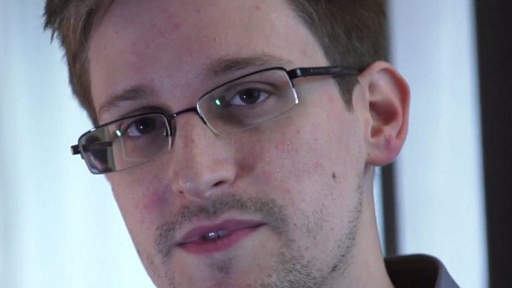 Сноуден хочет стать россиянином, как его будущий ребенок