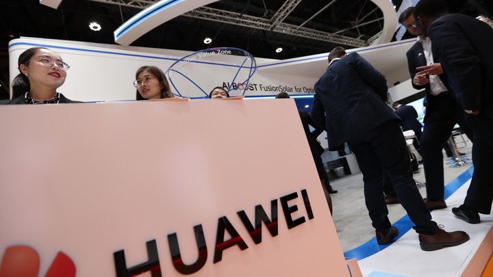 СМИ: Huawei покажет гибкий смартфон-раскладушку в конце декабря