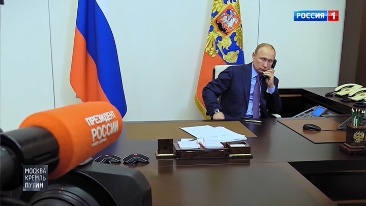 Москва. Кремль. Путин. Напряженная неделя: Путину звонят даже во время совещания с правительством