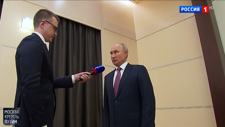 Москва. Кремль. Путин. Президент России призвал все силы в Карабахе к немедленному прекращению огня