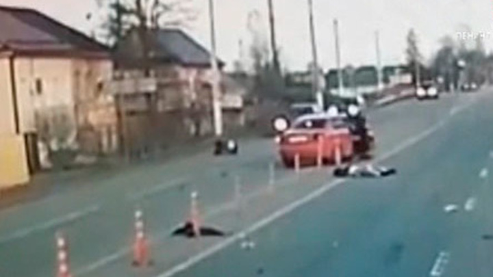 дтп в чувашии лесные туваны. тосненский район сбили двух девушек. в башкирии сбили 4 девушек. трагедия в маломино сбитая девочка насмерть. трагедия в маломино сбитая девочка насмерть.