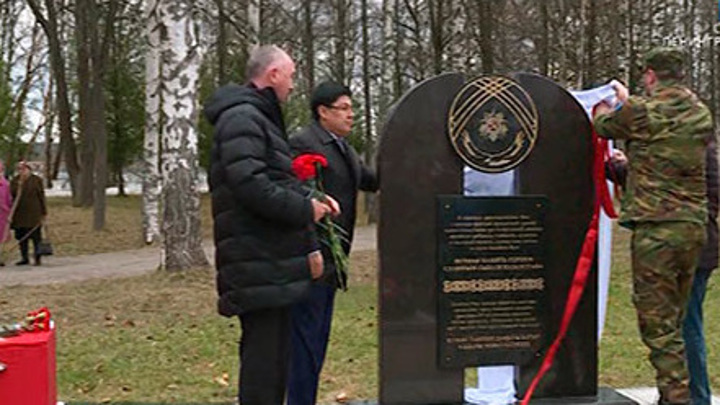 На берегу реки Свирь открыли памятник воинам-героям из Казахстана