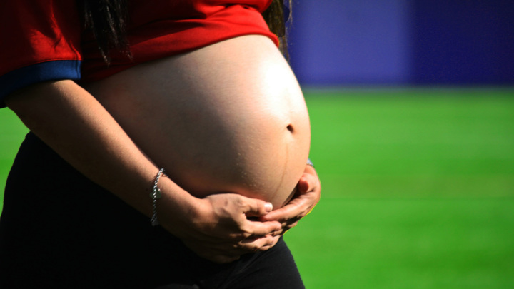Беременна в 15: мужчину будут судить за связь с несовершеннолетней