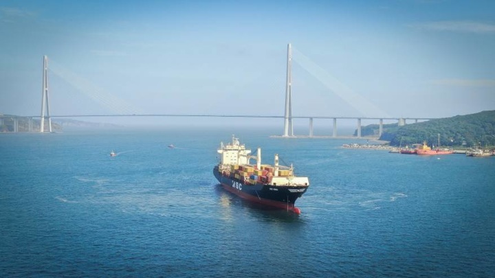Прямая контейнерная линия с 2022 года свяжет Владивосток с Санкт-Петербургом