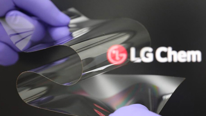 LG показала "твердое, как стекло" покрытие для складных смартфонов