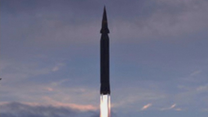 Южная Корея уверена в безобидности гиперзвуковой ракеты КНДР