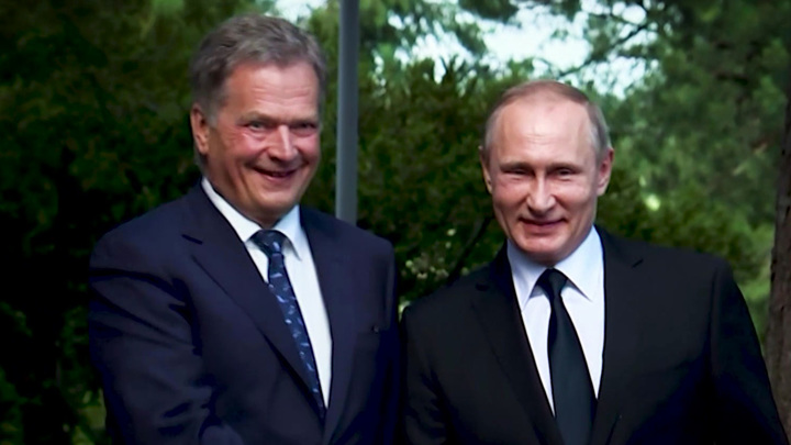 Москва. Кремль. Путин. Нужно наверстывать упущенное: Путин и Ниинисте возобновили очные встречи