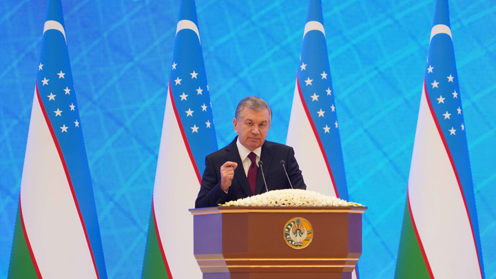 Путин обсудил события в Казахстане с президентом Узбекистана Шавкатом Мирзиёевым