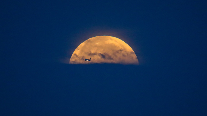 Россияне смогут увидеть самое продолжительное лунное затмение
