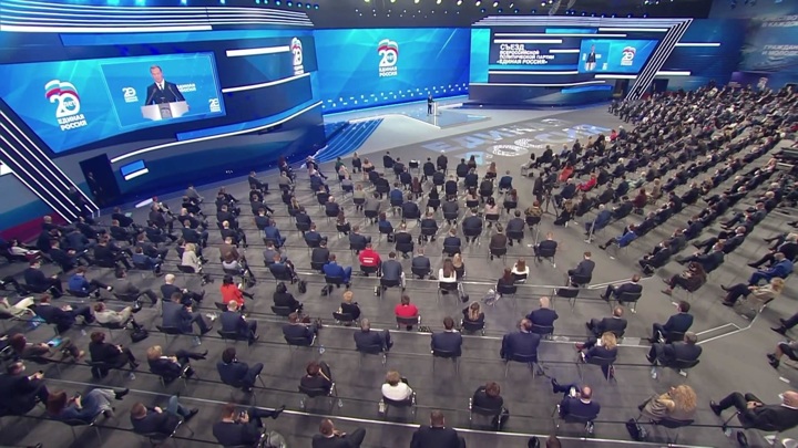 Единороссы переизбрали председателей партии и высшего совета