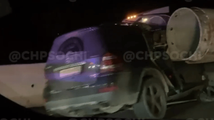 "Пункт назначения": в Сочи прицеп с трубами убил пассажирку авто