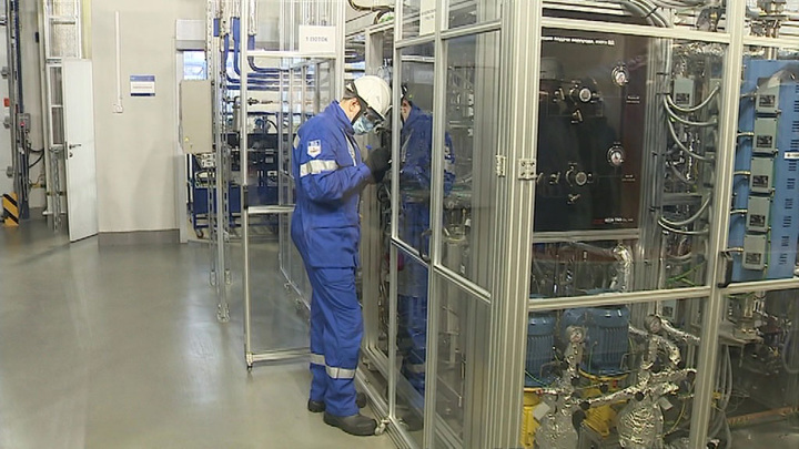В Омске заработал первый в России научный центр испытания катализаторов