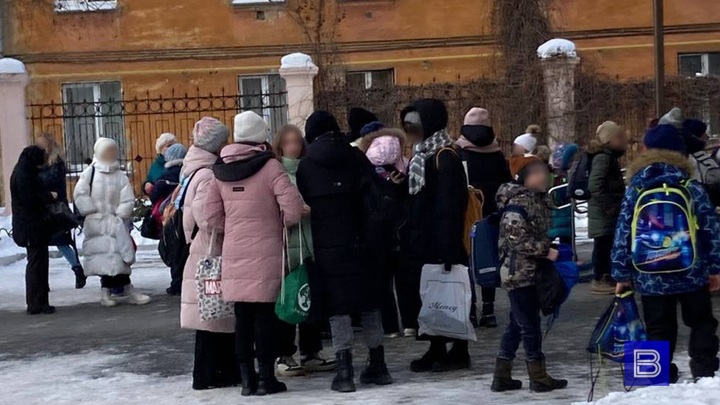 Занятия отменены: все школы Челябинска массово эвакуировали