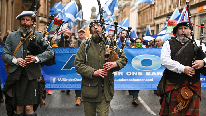 Шотландцы вышли на марш за независимость