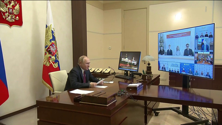 Владимир Путин поздравил учащихся с Днем студента