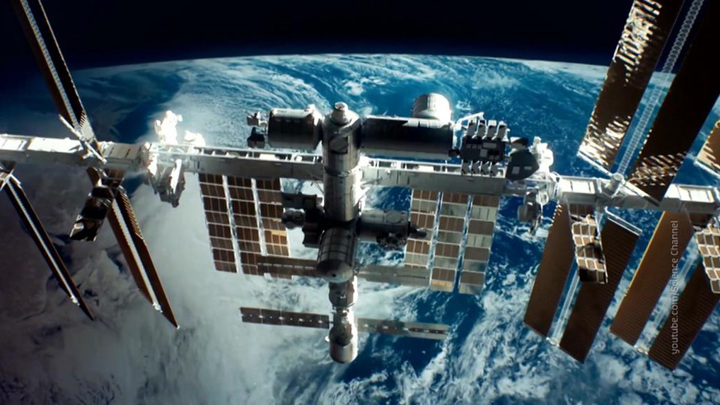 Российские космонавты пристыковались к МКС в ручном режиме