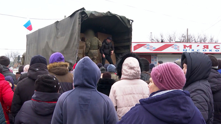 Вести в 20:00. В Белгородской области помогают украинским соседям самым необходимым