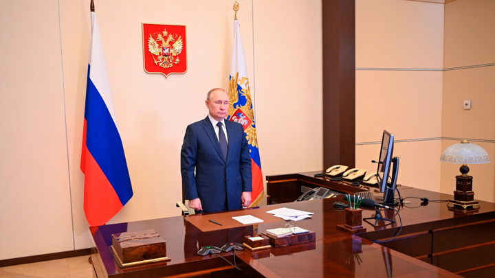 Владимир Путин поздравил граждан ЛНР с Днем независимости