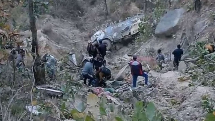14 человек погибли в катастрофе с автобусом в Непале