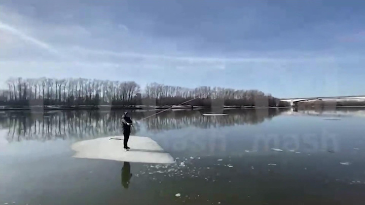 Вести-Москва. В столице рыбак выловил школьника на льдине