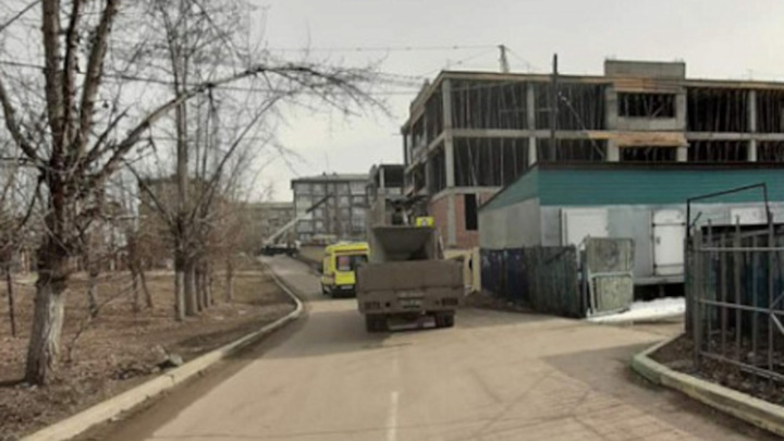 В Улан-Удэ грузовик сбил насмерть пенсионерку