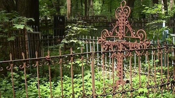 Туристы больше не заблудятся на Всехсвятском кладбище в Туле