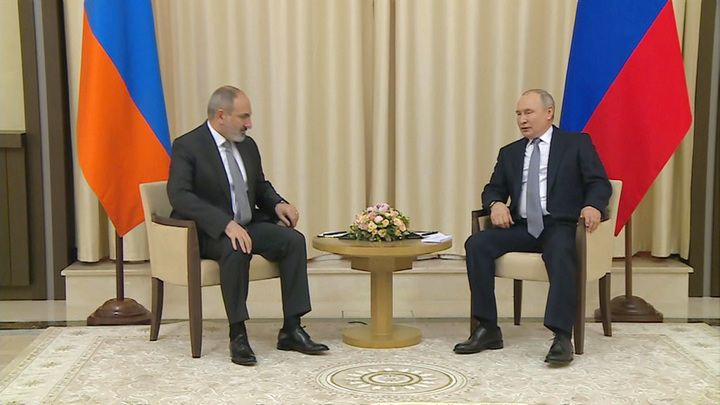 Приглашение в Ереван и биоугрозы: о чем договорились Путин и Пашинян