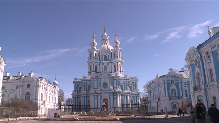 Смольный собор Санкт Петербург новогодний