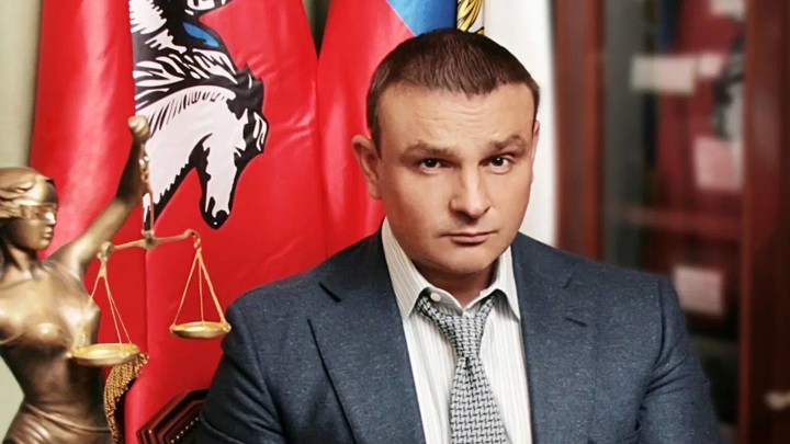 Известного московского адвоката арестовали по обвинению в мошенничестве
